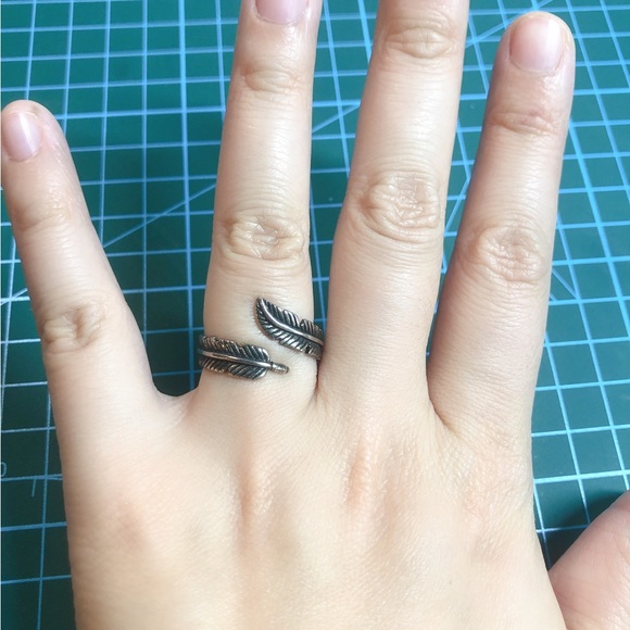Feather like ring - Picture 3 of 5